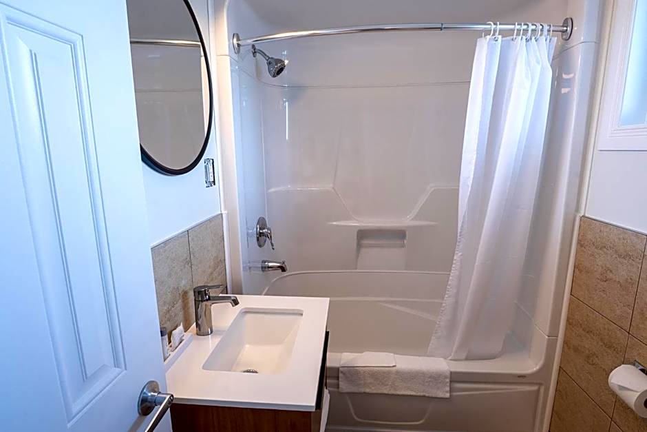 Photo 1 of 4 of Double Room