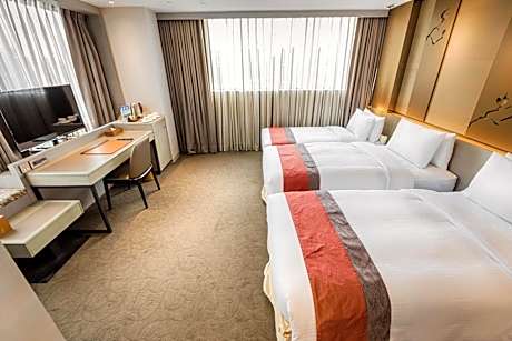 Deluxe Double or Twin Room With Extra Bed