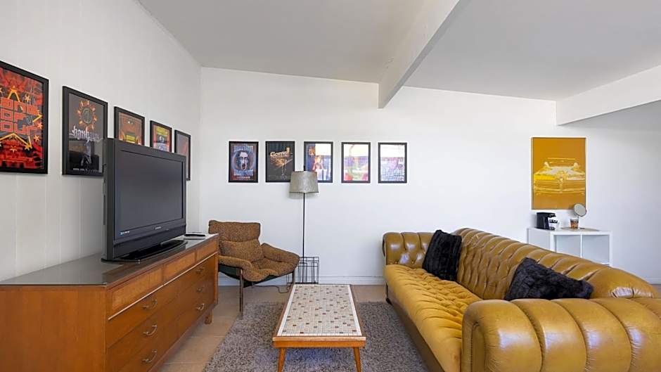 The Monkey Tree Hotel Buyout by AvantStay Entire Hotel Buyout! Funky Rooms with Modern Amenities!