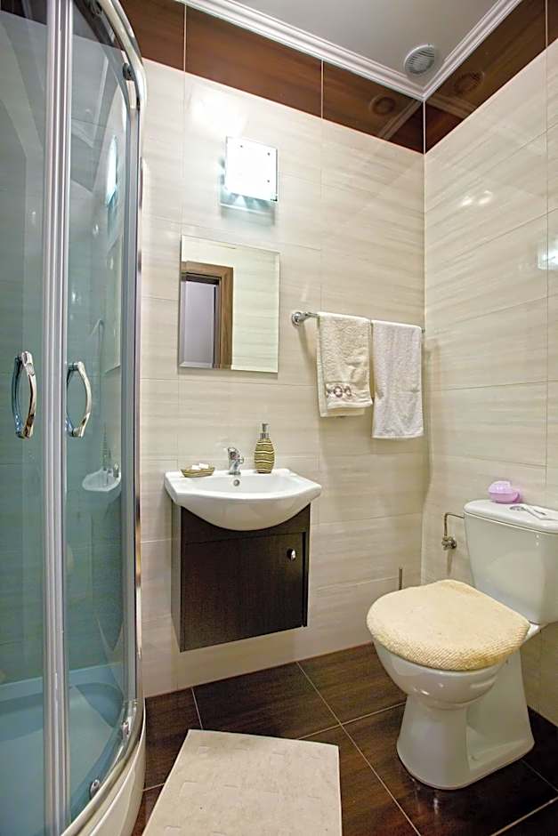 Photo 1 of 1 of Quadruple Room