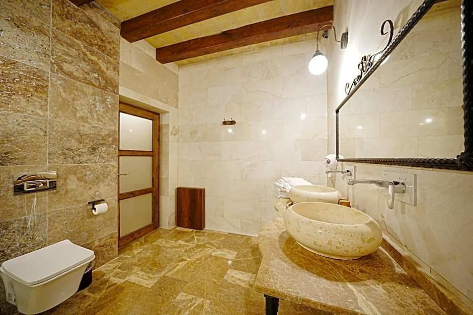 Kayra Cave Suites