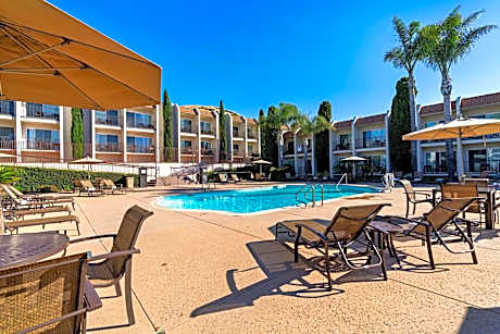 Best Western Plus Royal Oak Hotel
