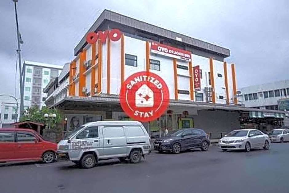 Super OYO 976 Dragon Inn