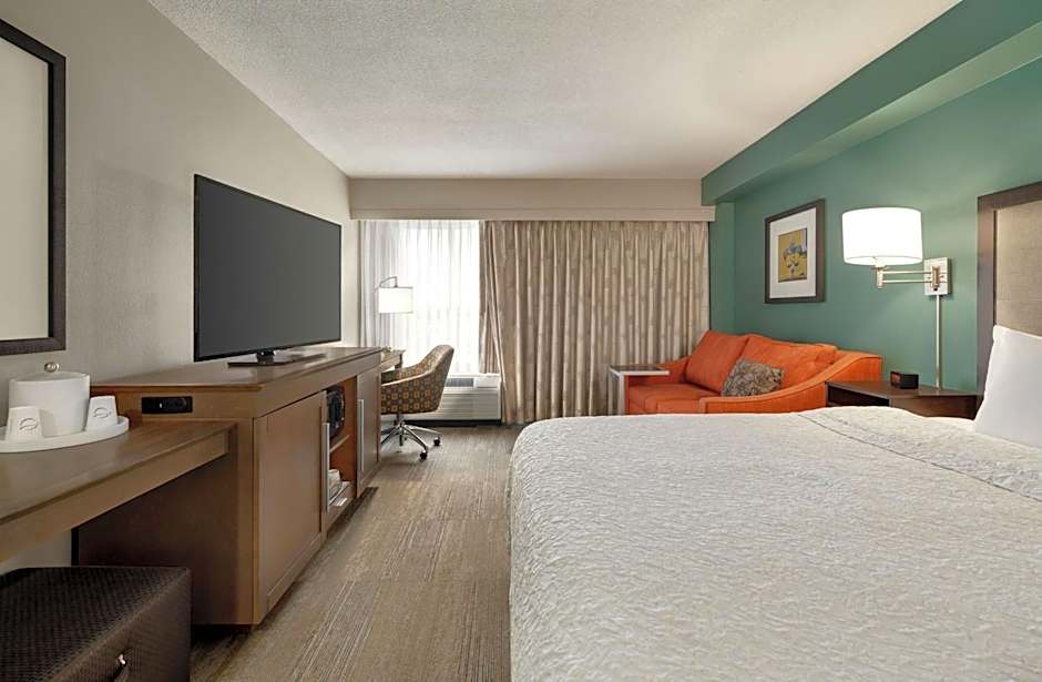 Hampton Inn By Hilton New Orleans-St. Charles Ave./Garden District
