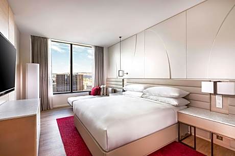 Overland Suite, Executive lounge access, 1 Bedroom Executive Suite, 1 King, City view