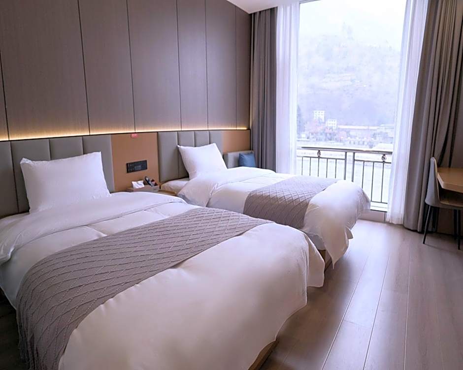 Jun Hotel Leshan Jinkouhe District Binjiang Road