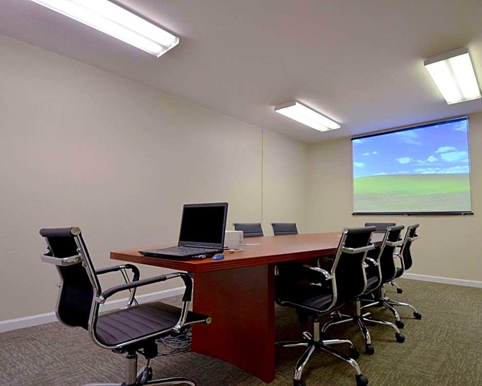 Suburban Studios Melbourne Airport