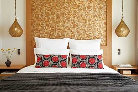 One Bedroom Family Suite Sea View (2 Adults & 2 Children)