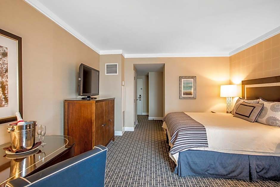 Omni Los Angeles Hotel At California Plaza