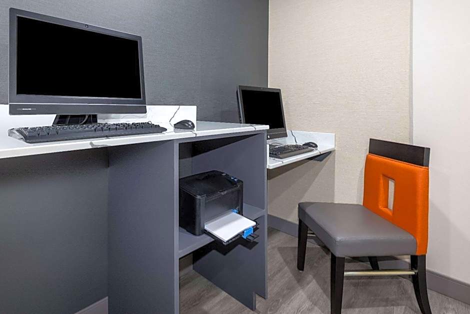 La Quinta Inn & Suites by Wyndham Lynnwood