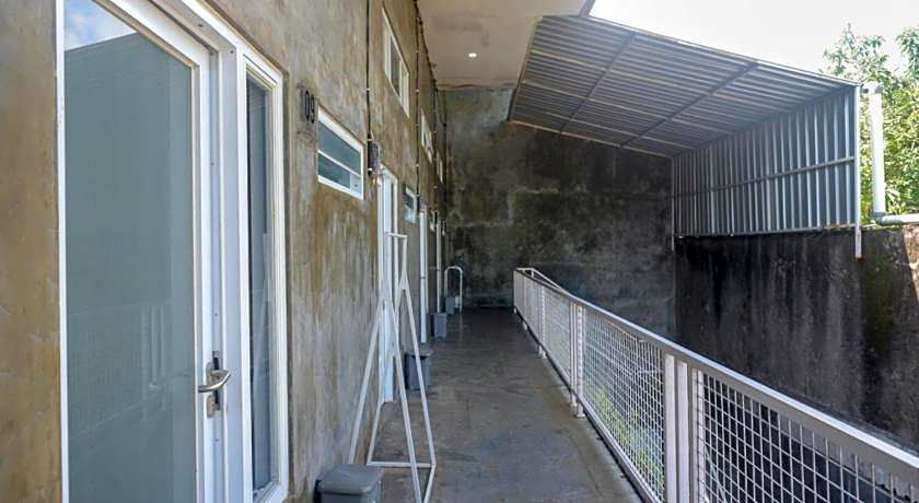 RedDoorz near Jumbo Mall Sragen