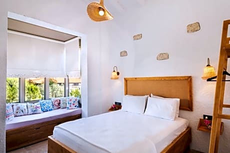 Deluxe Double Room with Extra Bed