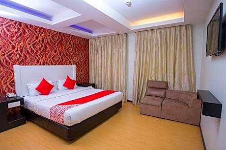 OYO 44037 King Park Hotel