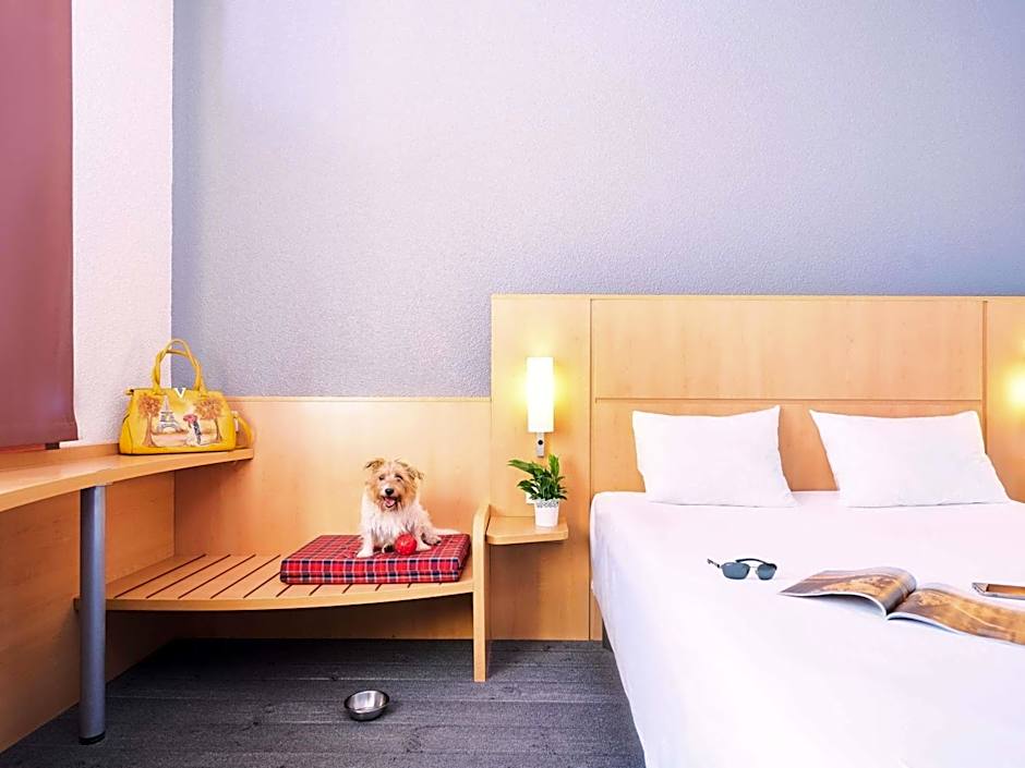 Ibis Como