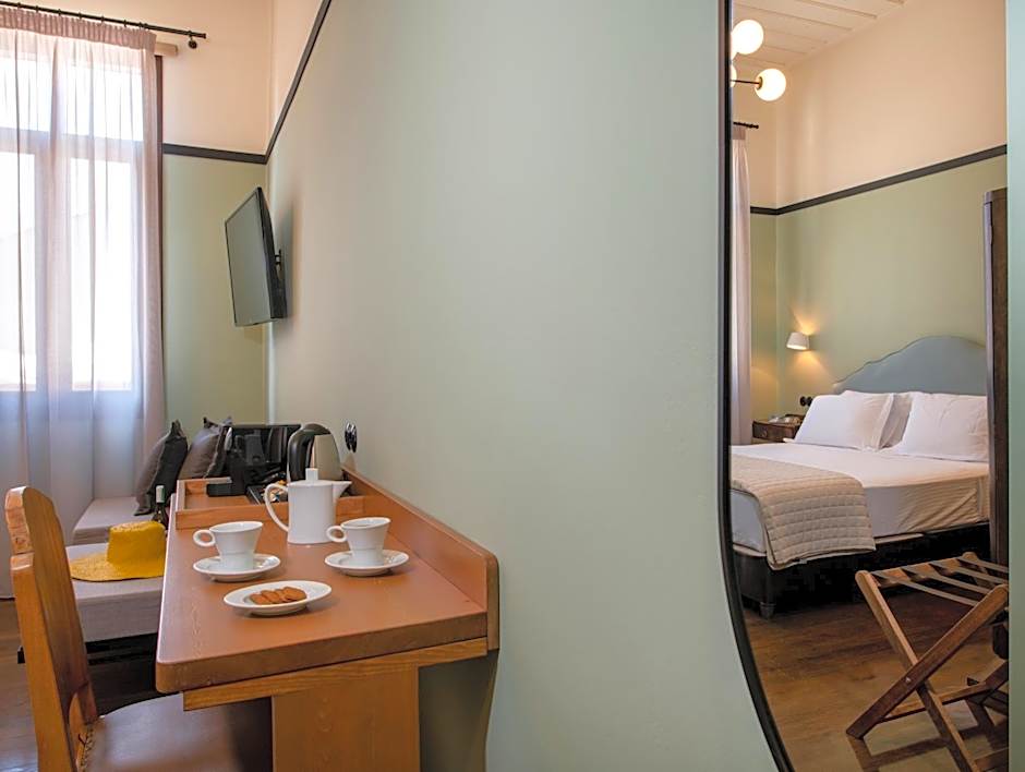 Mosaic Venetian Harbour Suites