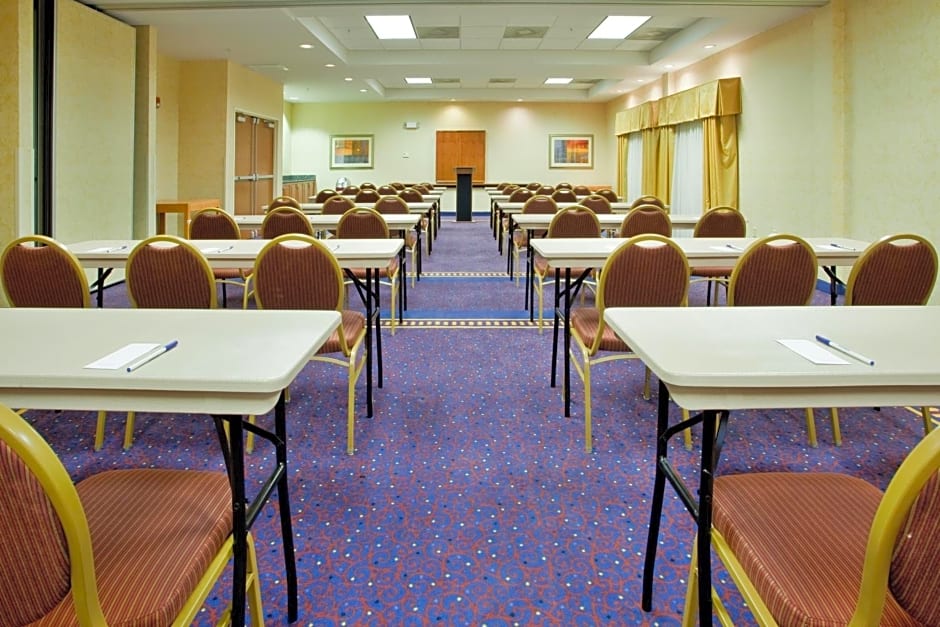 Holiday Inn Express Ashland, an IHG Hotel
