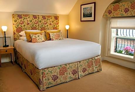 Deluxe Double Room with Bath