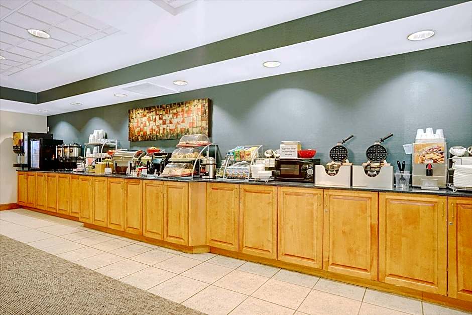 Wingate By Wyndham Fargo