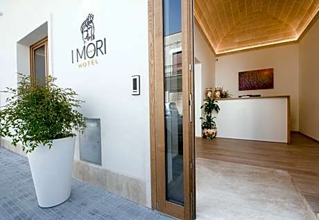 I MORI HOTEL