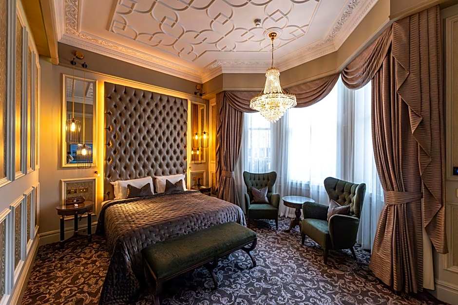 100 Queen's Gate Hotel London, Curio Collection by Hilton
