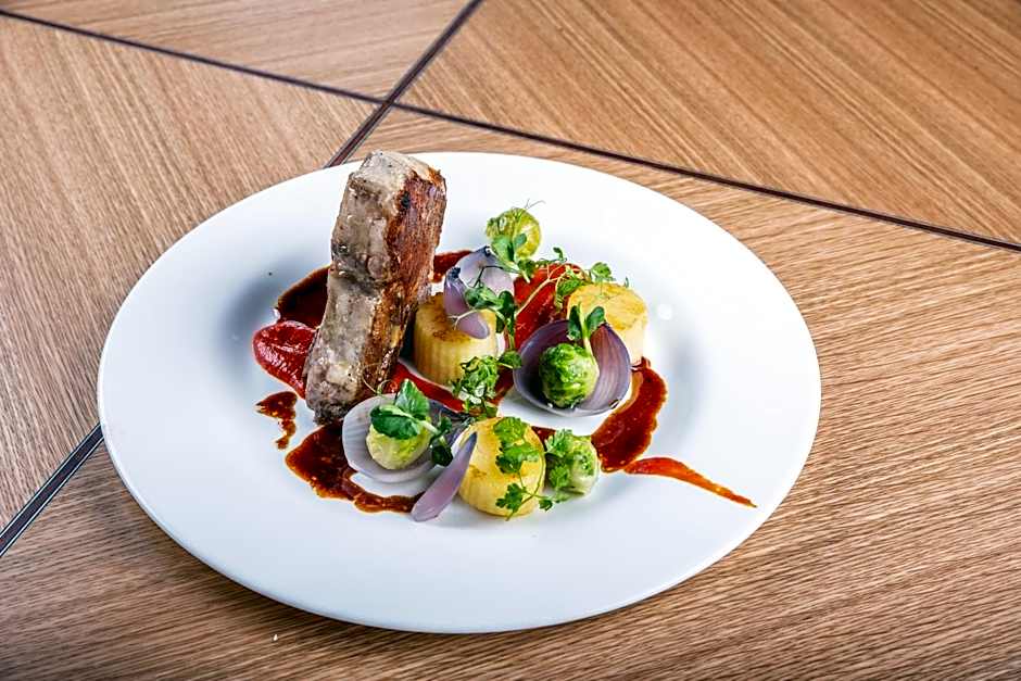 Restaurant & Design Hotel Noem Arch