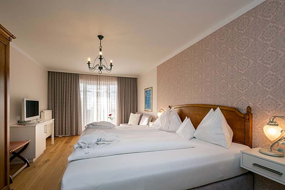 Photo 1 of 4 of Double Room