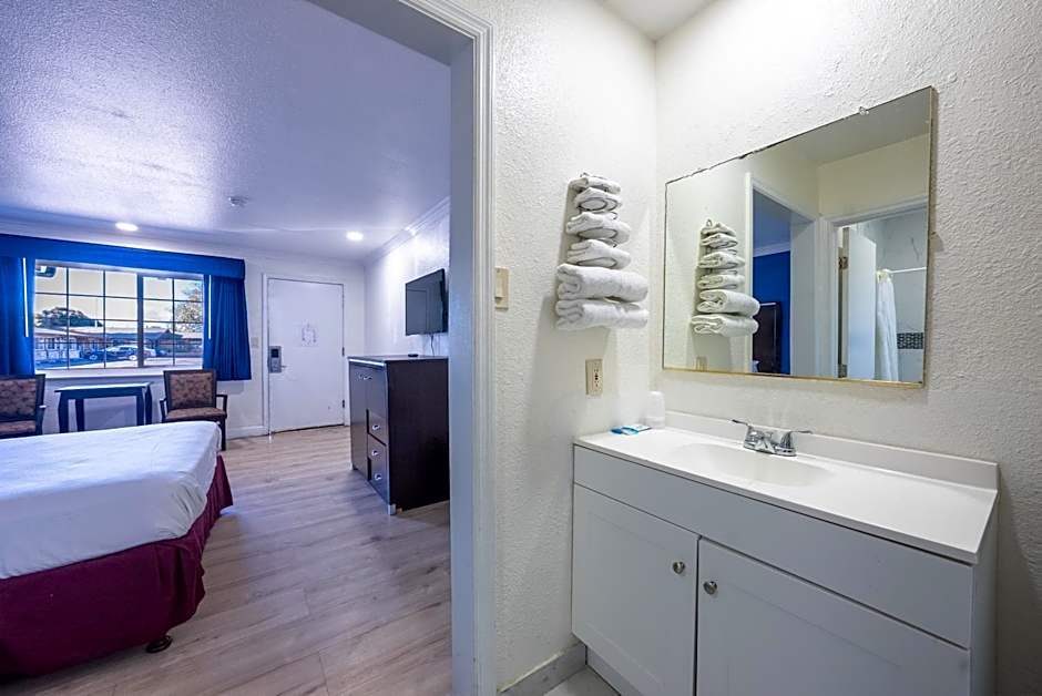 Town and Country Inn