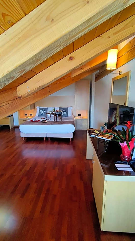 Photo 1 of 4 of Superior Chalet
