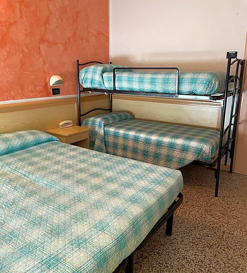 Piccolo Hotel