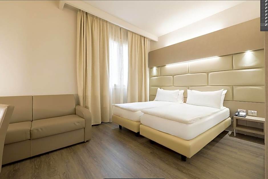 Just Hotel Saronno