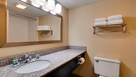 Town House with Three Queen Beds