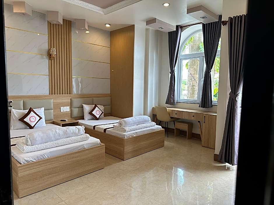 Phuc Hung Hotel 1