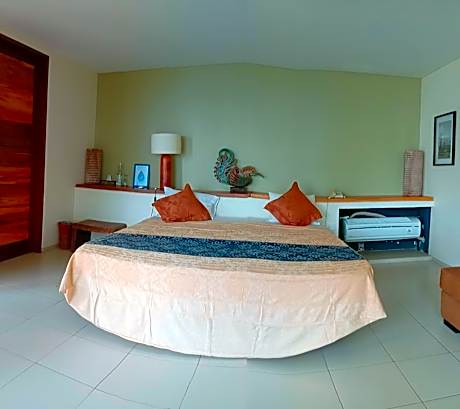 Luxury Seaside Family Room