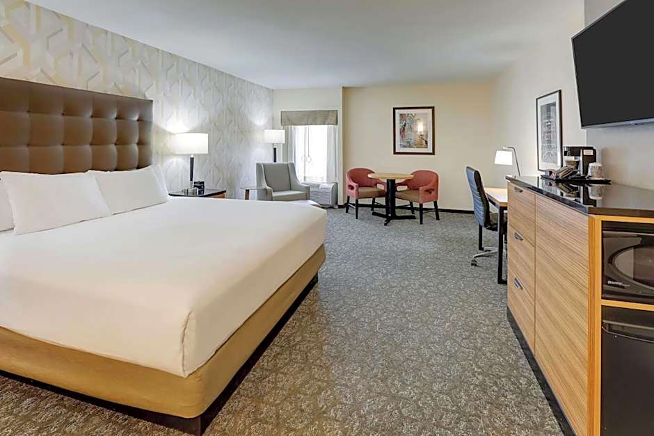 Drury Inn & Suites Birmingham Lakeshore Drive