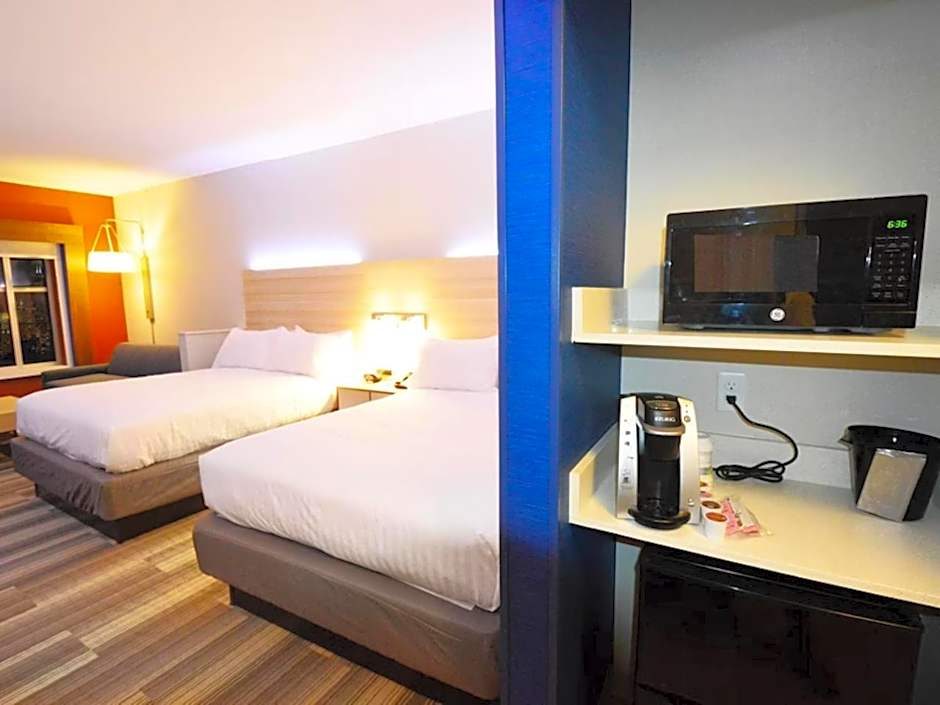 Holiday Inn Express & Suites Toledo South - Perrysburg by IHG