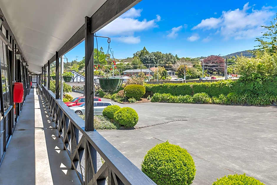 Kingswood Manor Motel