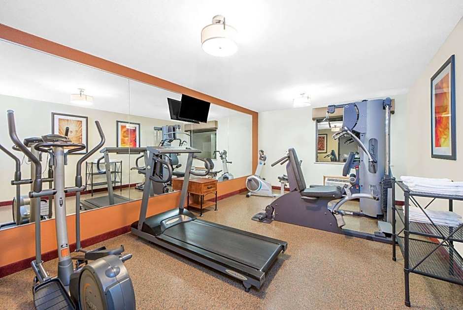 Baymont by Wyndham Springfield South Hwy 65