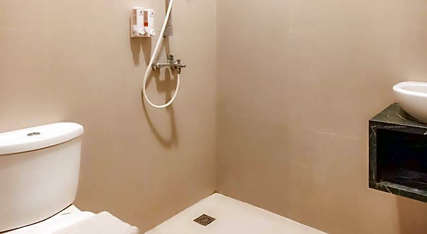 Capital O 90070 Giri Palma Hotel & Villas