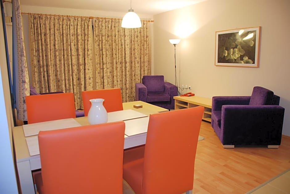 Tuntas Suites Altinkum