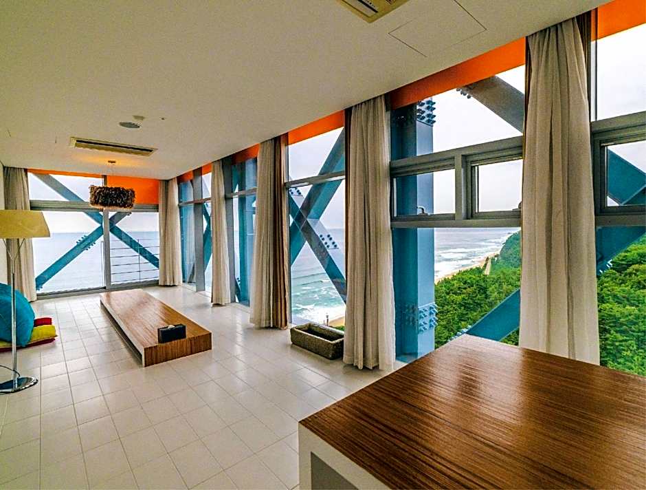 Haslla Art World Museum Hotel