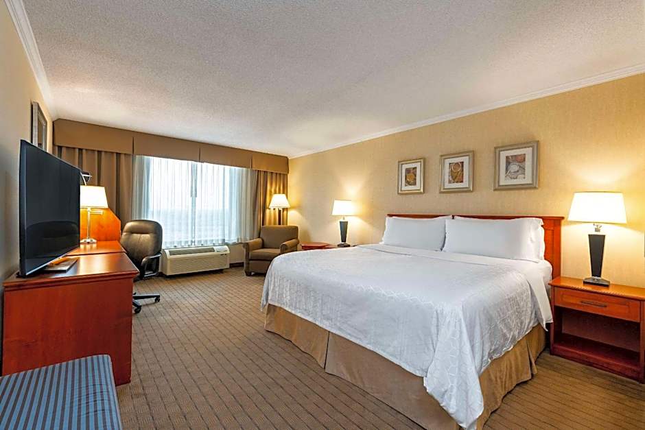 Allure Hotel & Conference Center