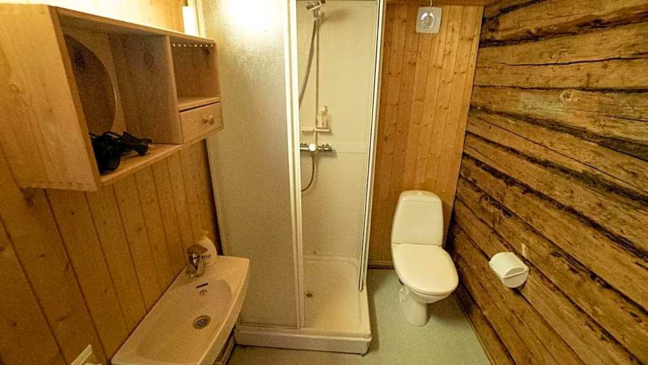 Fisherman's cabin, Lofoten - 11 Johnbua