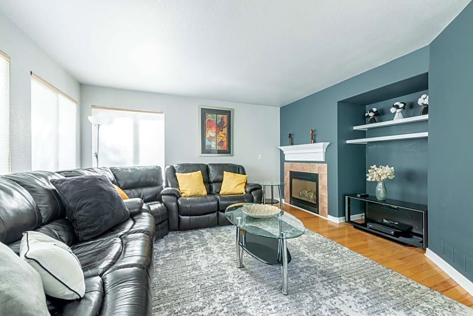 Spacious 4 bedroom 3.5 bathroom residential property