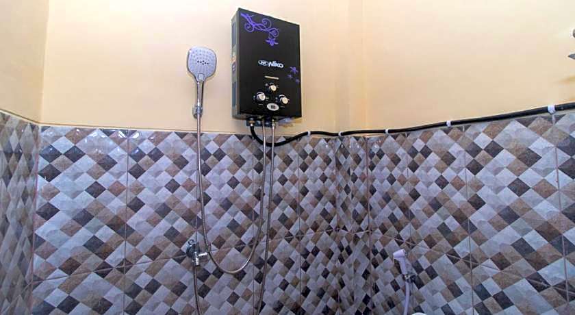 RedDoorz Syariah near Politeknik Negeri Madiun