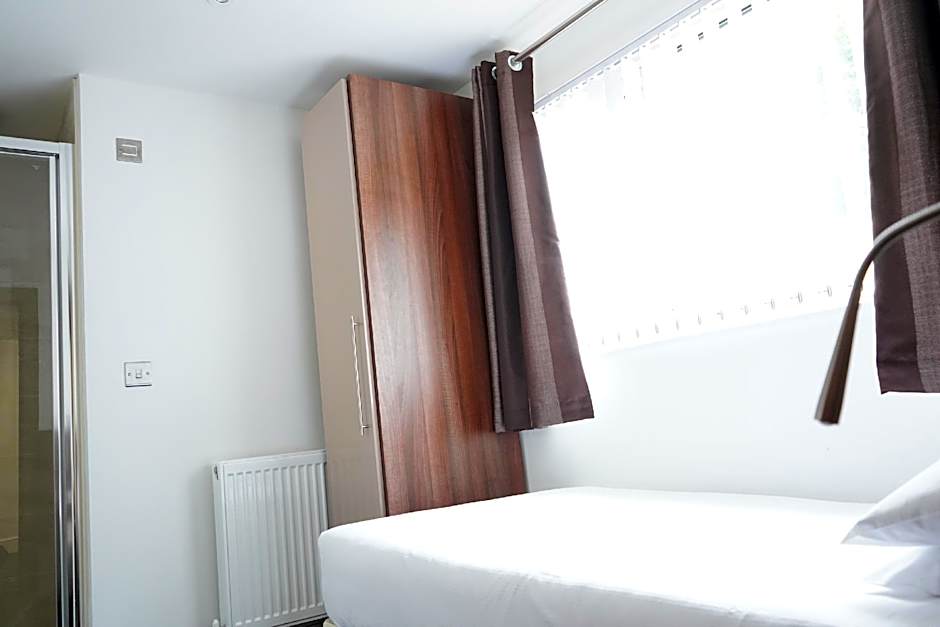 Photo 1 of 5 of Single room-Ensuite-shared toilet