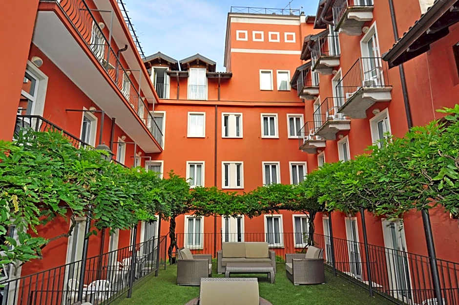 Cavour 30TRE - Hotel Moderno