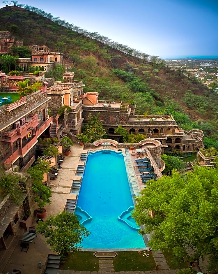 Neemrana Fort-Palace