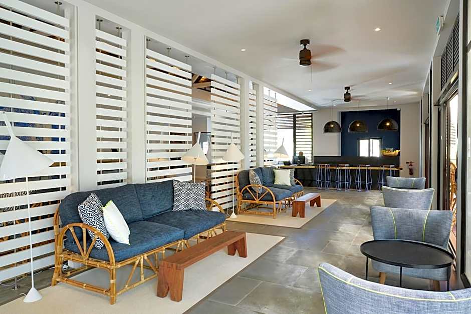 Lagoon Attitude (Adults Only)