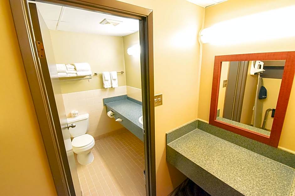 CANAD INNS DESTINATION CENTRE GARDEN CITY