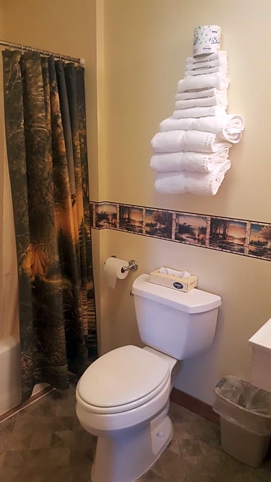 Longliner Lodge and Suites